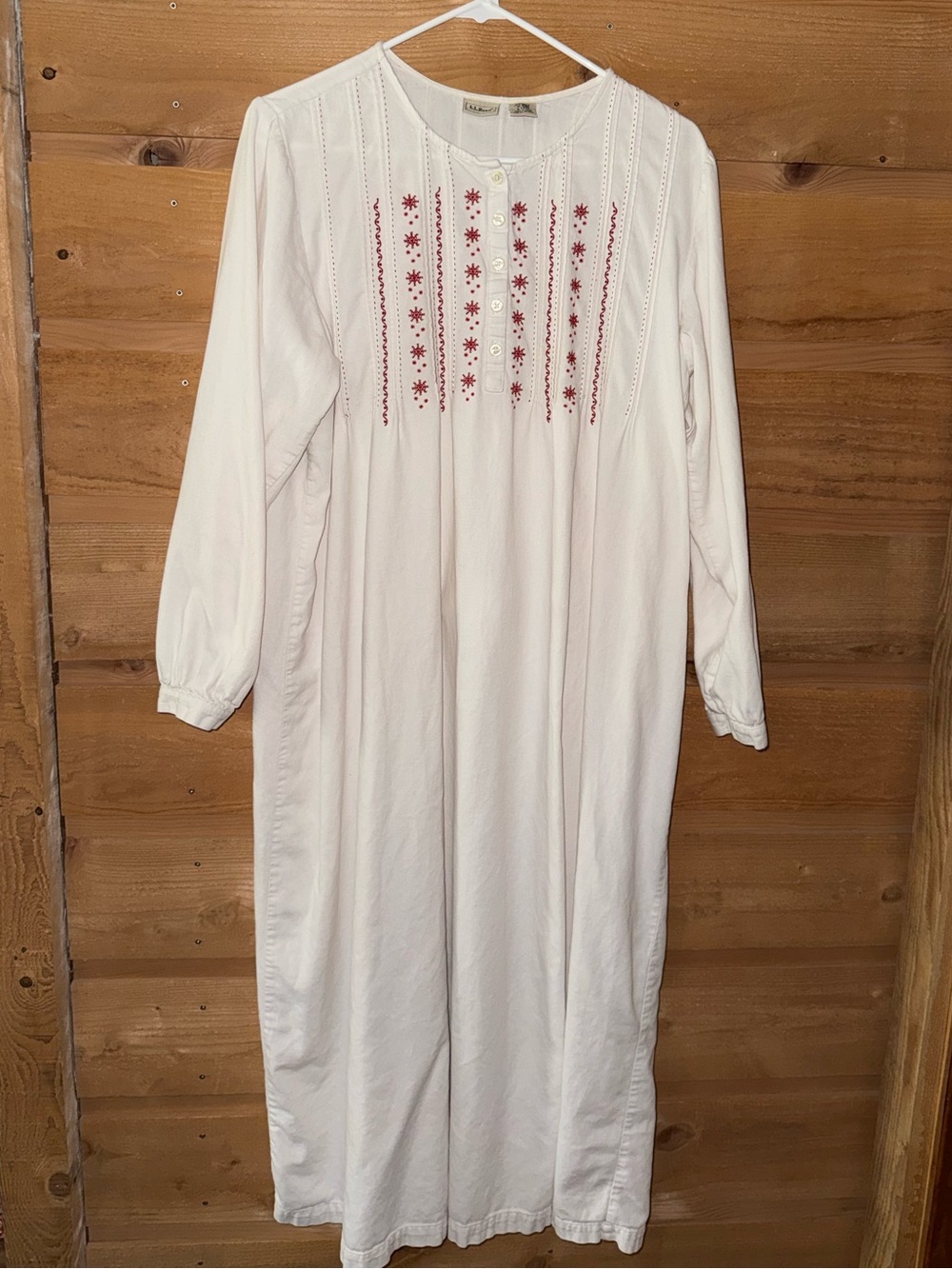 L.L. Bean White long prairie flannel nightgown Red Embroidered snowflakes